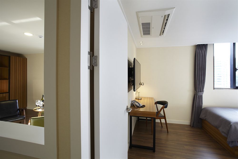 Cinema House Hotel In Busan Ngoại thất bức ảnh